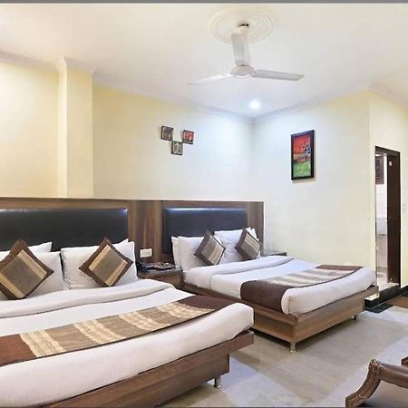 Hotel Perfect Spot- Main Bazar - Walking Metro Station Neu-Delhi Exterior foto