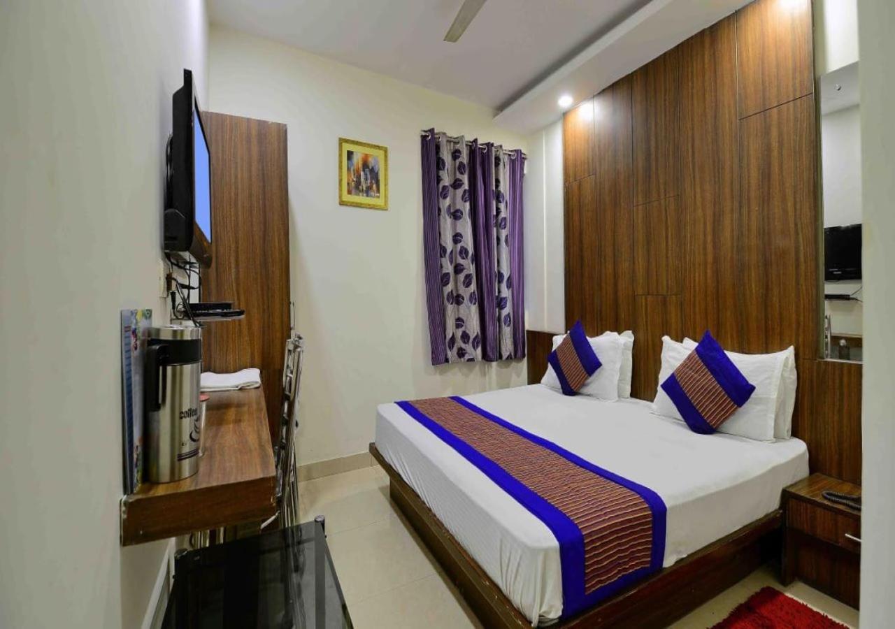 Hotel Perfect Spot- Main Bazar - Walking Metro Station Neu-Delhi Exterior foto